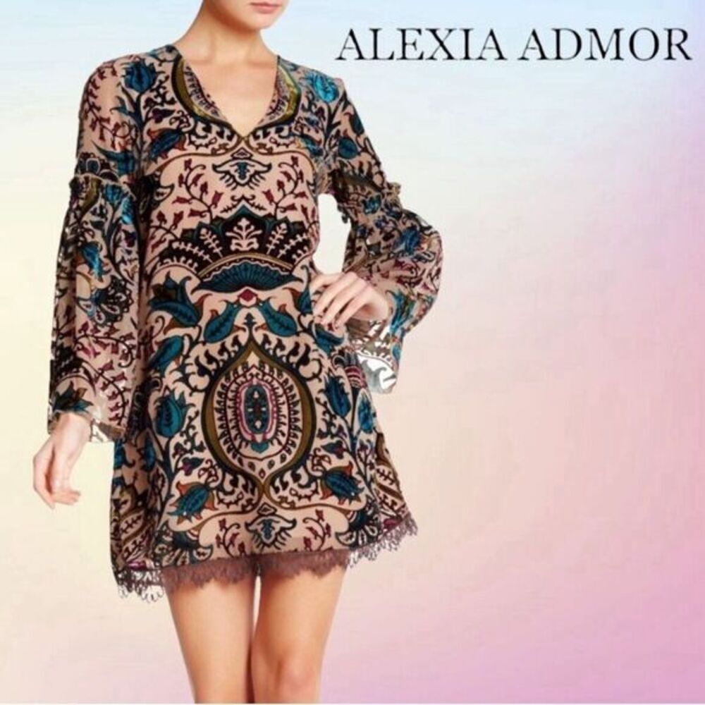 Alexia Admor Velvet Patterned Burnout Dress Size M Tunic Bell‎ Sleeve V Neck